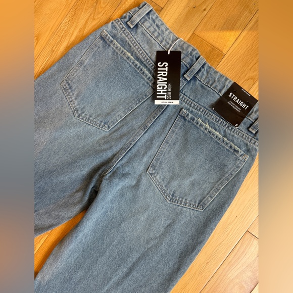 Straight Leg Jeans with High Waist In a Medium Blue Vintage Wash - Size 0- NEW - Picture 5 of 10